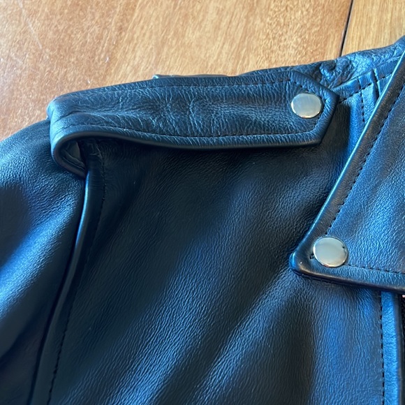 🏍HP!⭐️EUC black Interstate Leather jacket Zip front. 4 front/2 interior pockets - Picture 10 of 14